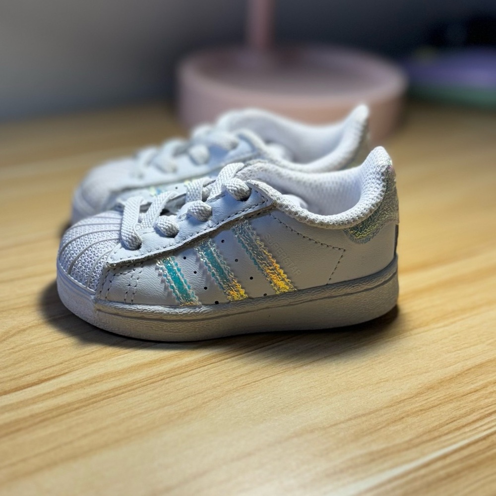 adidas Originals Superstar (infant) size- 4K
